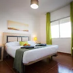 Holidays2torremolinos De 3 Con Terraza Y Piscina Comunitaria *