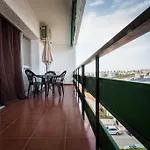 Holidays2torremolinos De 3 Con Terraza Y Piscina Comunitaria شقة *