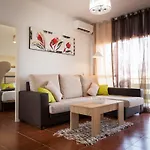 Holidays2torremolinos De 3 Con Terraza Y Piscina Comunitaria 아파트 *