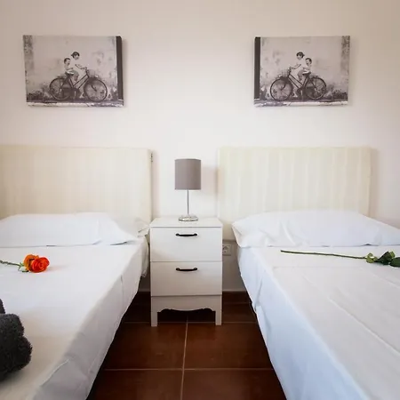 Appartamento Holidays2torremolinos De 3 Con Terraza Y Piscina Comunitaria Torremolinos