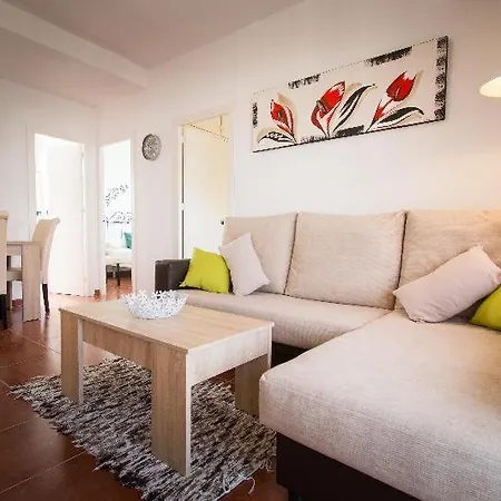 Holidays2torremolinos De 3 Con Terraza Y Piscina Comunitaria Torremolinos