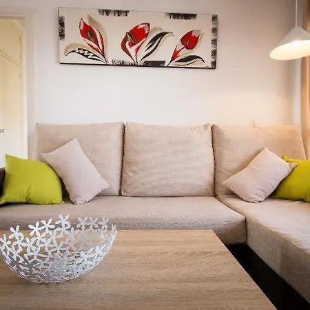 Holidays2torremolinos De 3 Con Terraza Y Piscina Comunitaria * Торремолінос