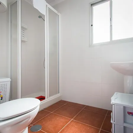 Holidays2torremolinos De 3 Con Terraza Y Piscina Comunitaria *