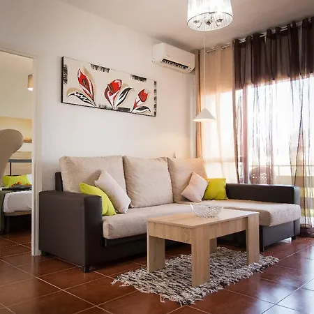 Holidays2torremolinos De 3 Con Terraza Y Piscina Comunitaria Appartamento *