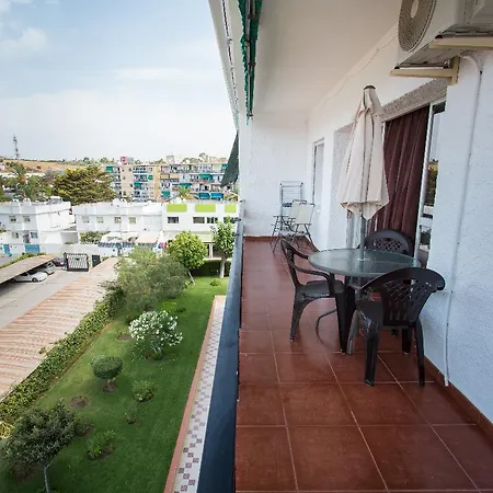 アパート Holidays2torremolinos De 3 Con Terraza Y Piscina Comunitaria *