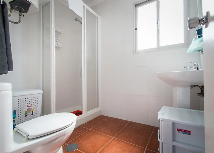 Holidays2torremolinos De 3 Con Terraza Y Piscina Comunitaria *