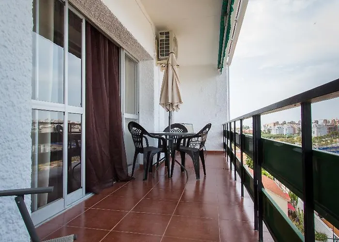 Holidays2torremolinos De 3 Con Terraza Y Piscina Comunitaria Appartement