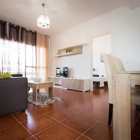 Holidays2torremolinos De 3 Con Terraza Y Piscina Comunitaria Apartment