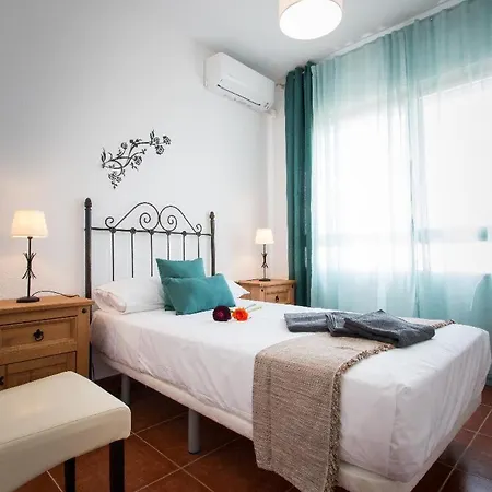 Lejlighed Holidays2torremolinos De 3 Con Terraza Y Piscina Comunitaria Torremolinos