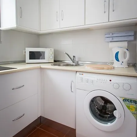 Holidays2torremolinos De 3 Con Terraza Y Piscina Comunitaria *