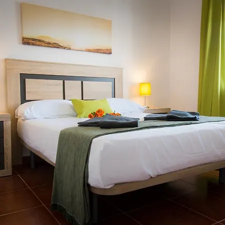 Holidays2torremolinos De 3 Con Terraza Y Piscina Comunitaria *