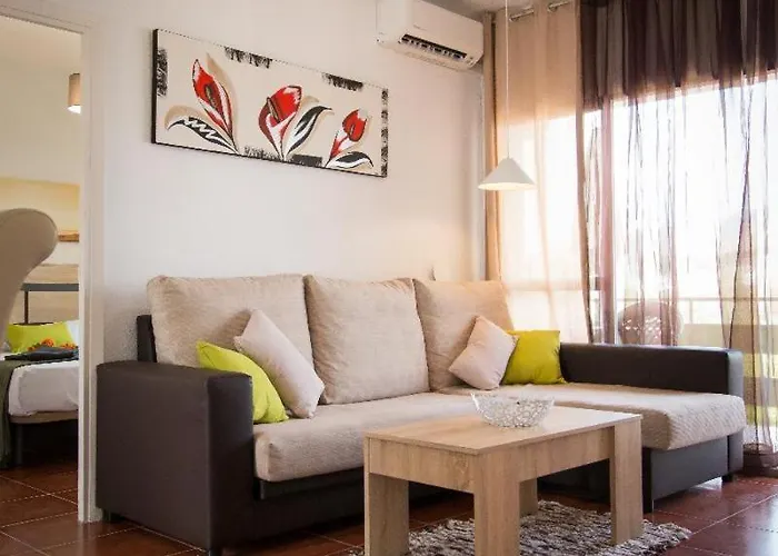 Holidays2torremolinos De 3 Con Terraza Y Piscina Comunitaria Τορρεμολίνος